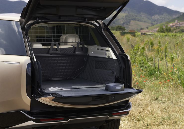 Потрогай меня: первый обзор нового поколения Range Rover 5 Потрогай меня: первый обзор нового поколения Range Rover