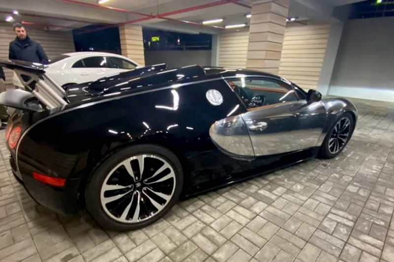 В Москве на продажу выставили гиперкар Bugatti Veyron: цена вопроса 110 млн рублей