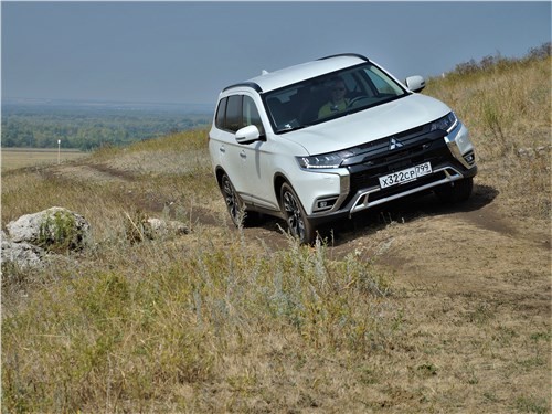 Mitsubishi Outlander 2021 – тот случай, когда рестайлинг стоит купить 21 Mitsubishi Outlander 2021 – тот случай, когда рестайлинг стоит купить