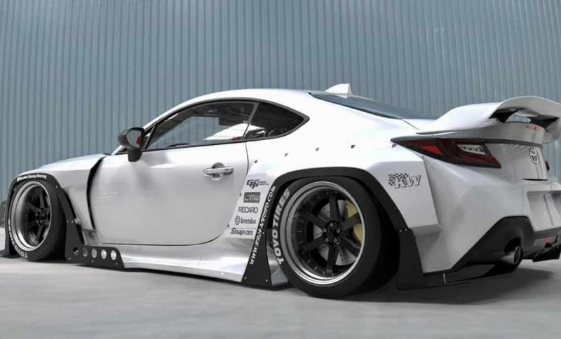 Двухдверка Toyota GR 86 примерила широкоюзеляжный обвес Rocket Bunny