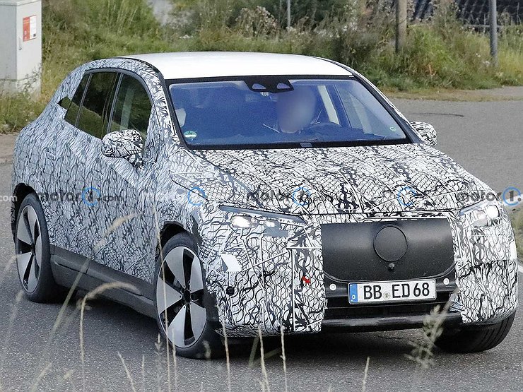 Новейший кроссовер Mercedes-Benz EQE впервые замечен на дорожных тестах 1 Новейший кроссовер Mercedes-Benz EQE впервые замечен на дорожных тестах
