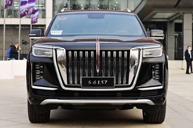 Китайцы готовят люксовый внедорожник Hongqi LS7 с внушительными размерами