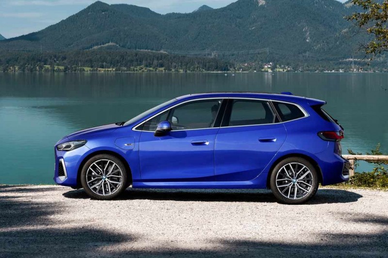 BMW 2-Series Active Tourer 2022: баварский компактвен сменил поколение