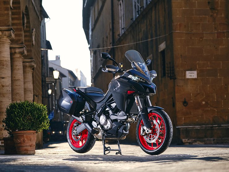 Ducati представила новый мотокроссовер Multistrada V2