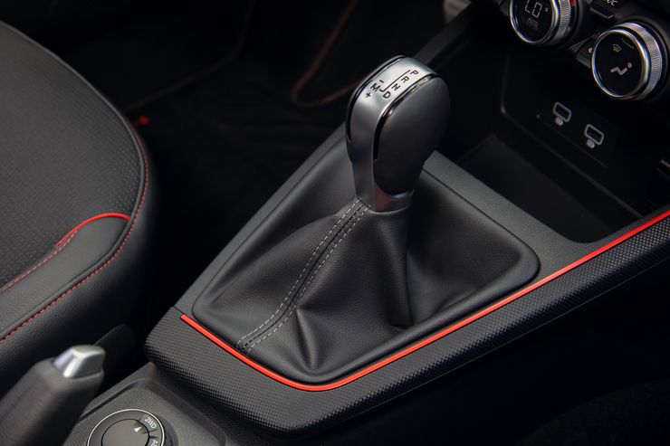 Чем удивляет и поражает обновленный кроссовер Renault Arkana