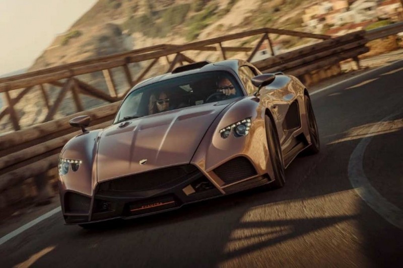 Мелкосерийный гиперкар Mazzanti Evantra получил обновленную версию Pura