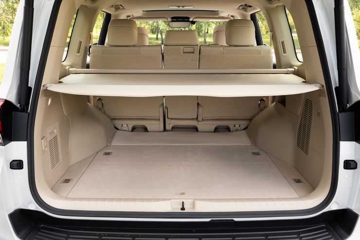 Хрустальный движок: тест-драйв дизельного Toyota Land Cruiser 300 GR Sport