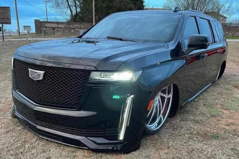 Для превращения Cadillac Escalade в лоурайдер пришлось перекроить всю ходовую