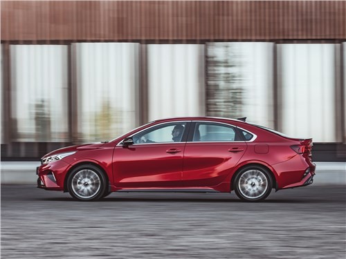 Мы смогли обнаружить в Kia Cerato несколько новых и важных вещей! 2 Мы смогли обнаружить в Kia Cerato несколько новых и важных вещей!