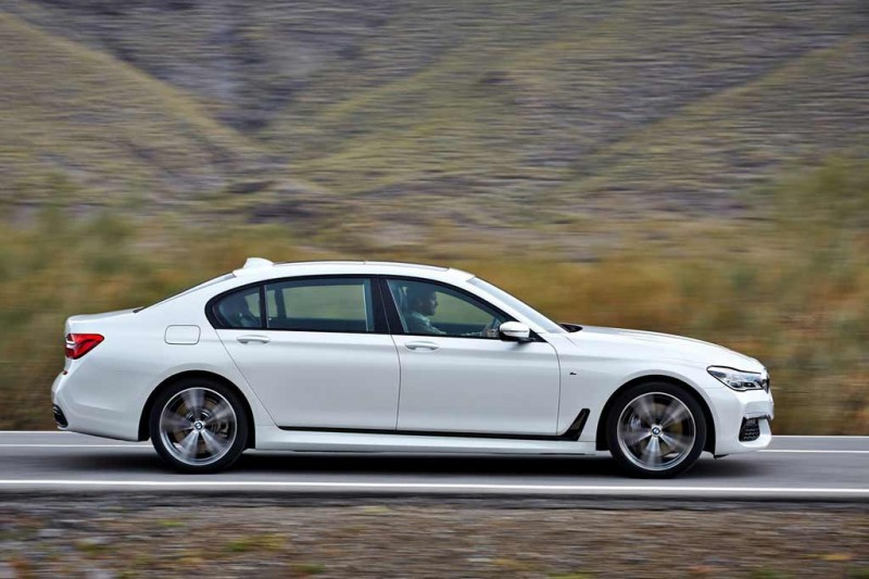 Обзор флагманской BMW 7 Series 2021: комплектации и цены, фото в новом кузове
