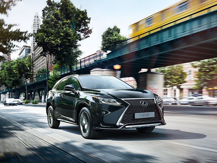 Lexus RX и другие самые популярные автомобили премиум-класса в России