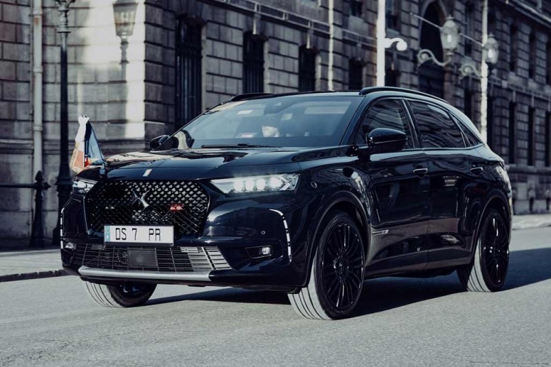 Для президента Франции подготовили удлиненный DS 7 Crossback с бронированным кузовом