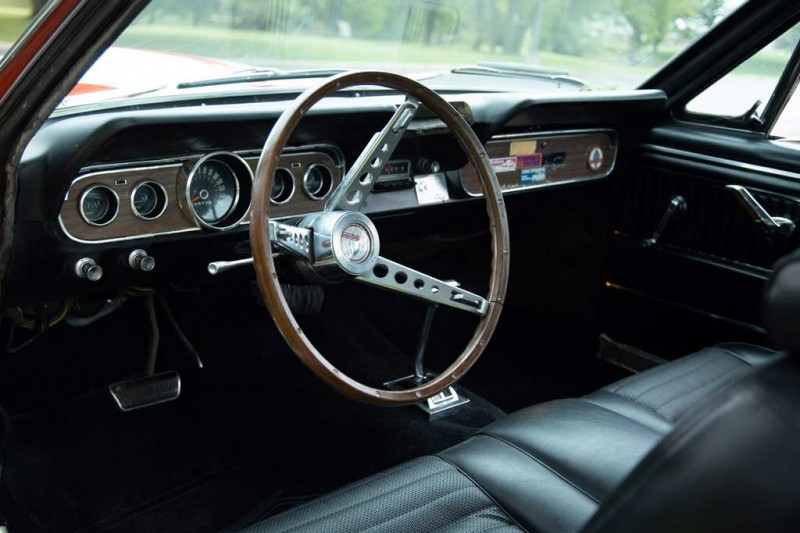 Пикап на базе классического Ford Mustang 1966 года продали за скромную сумму