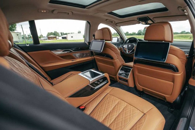 Обзор флагманской BMW 7 Series 2021: комплектации и цены, фото в новом кузове