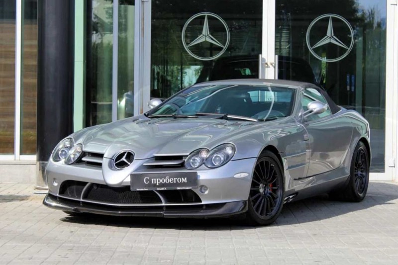 Почти новый родстер Mercedes SLR McLaren продают в Челябинске за 80 млн рублей