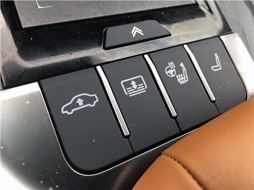 Способен ли Lexus LS 500 обыграть Mercedes 13 Способен ли Lexus LS 500 обыграть Mercedes