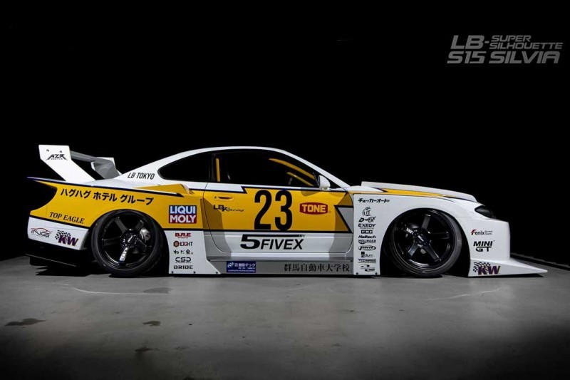 Nissan Silvia (S15) получил экстремальный обвес от Liberty Walk за 2 млн рублей
