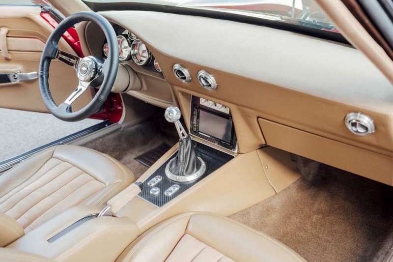 Роскошный рестомод на базе Chevrolet Corvette 1972 года выставили на онлайн-аукцион