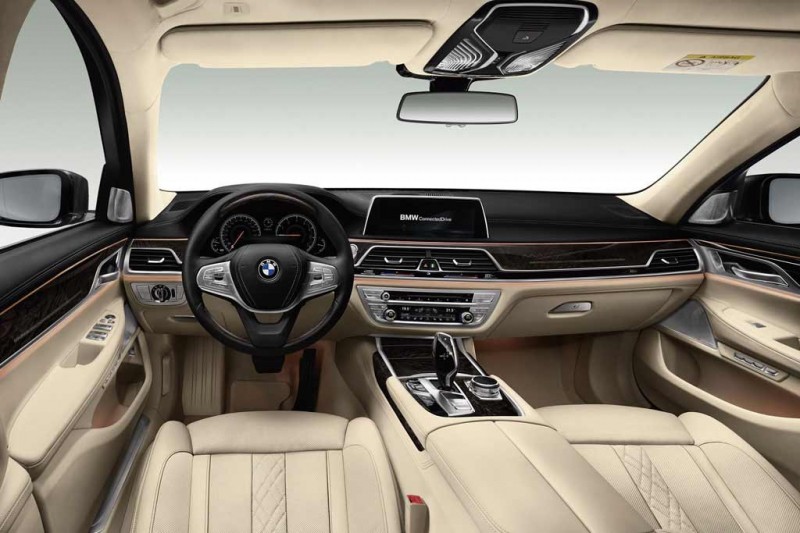 Обзор флагманской BMW 7 Series 2021: комплектации и цены, фото в новом кузове