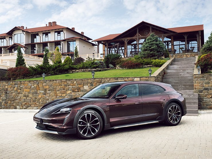 Завидуйте молча: первый тест-драйв Porsche Taycan Cross Turismo 1 Завидуйте молча: первый тест-драйв Porsche Taycan Cross Turismo