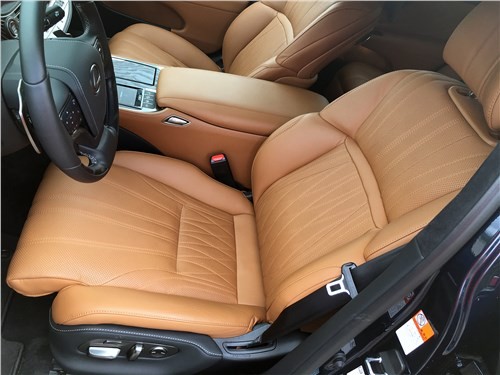 Способен ли Lexus LS 500 обыграть Mercedes 7 Способен ли Lexus LS 500 обыграть Mercedes