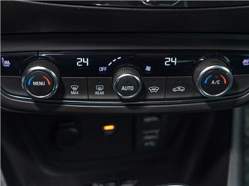 Тест-драйв Opel Crossland (поколение I рестайлинг) - Соблазняет без заигрываний 7 Тест-драйв Opel Crossland (поколение I рестайлинг) - Соблазняет без заигрываний