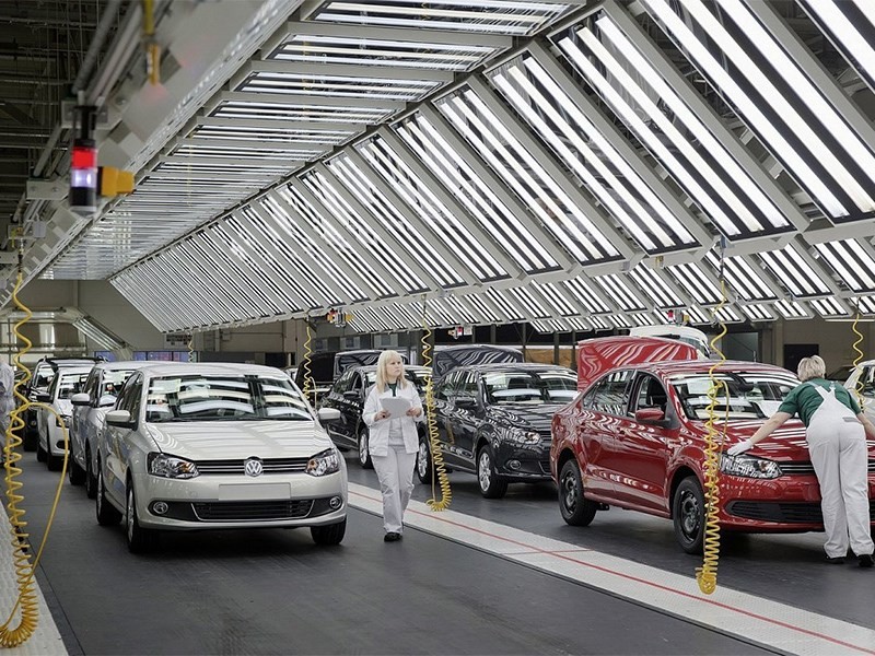 Глава Volkswagen объявляет конец кризиса полупроводников