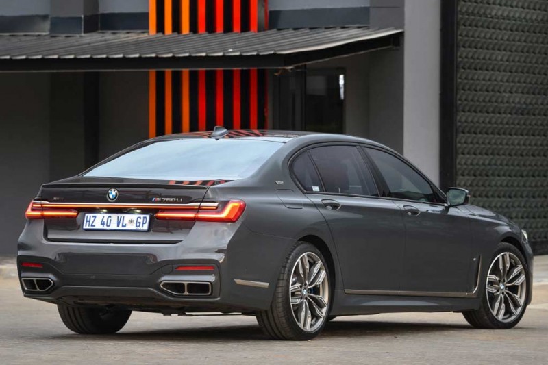 Обзор флагманской BMW 7 Series 2021: комплектации и цены, фото в новом кузове