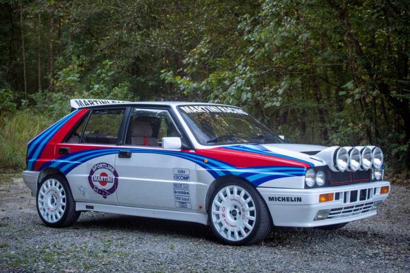 За эффектный &laquo;раллийный&raquo; Lancia Delta HF Integrale 16V предлагают 3,4 млн рублей