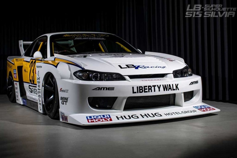Nissan Silvia (S15) получил экстремальный обвес от Liberty Walk за 2 млн рублей