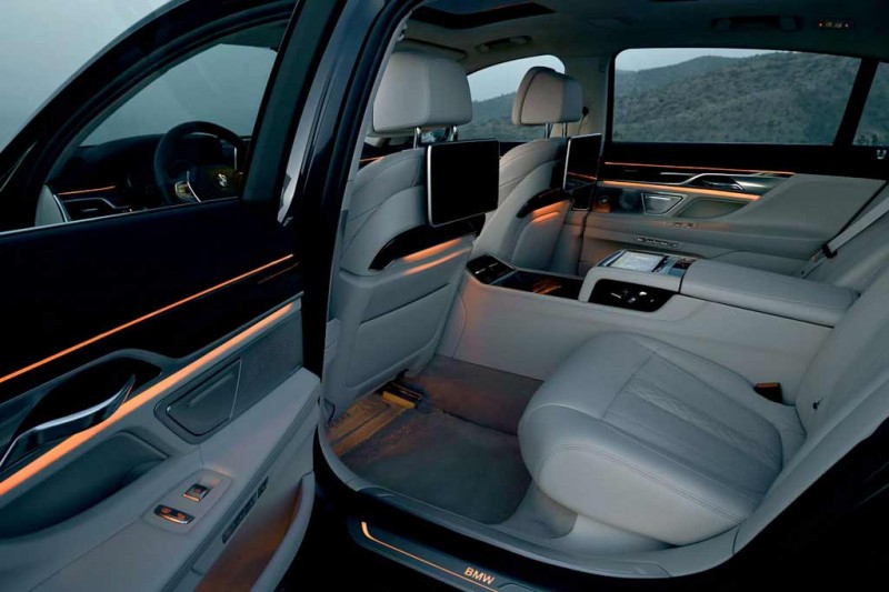 Обзор флагманской BMW 7 Series 2021: комплектации и цены, фото в новом кузове