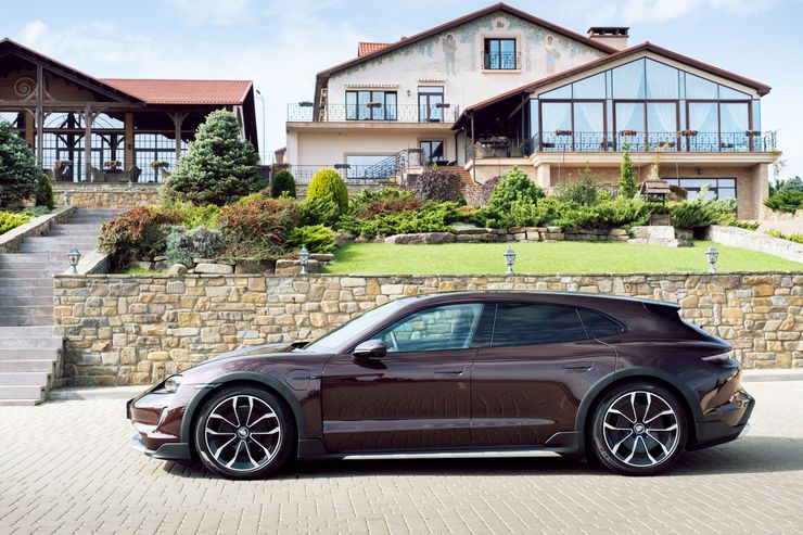 Завидуйте молча: первый тест-драйв Porsche Taycan Cross Turismo 7 Завидуйте молча: первый тест-драйв Porsche Taycan Cross Turismo