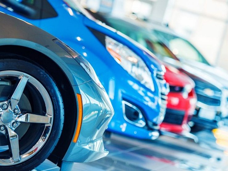 В России снова подняли цены на новые автомобили