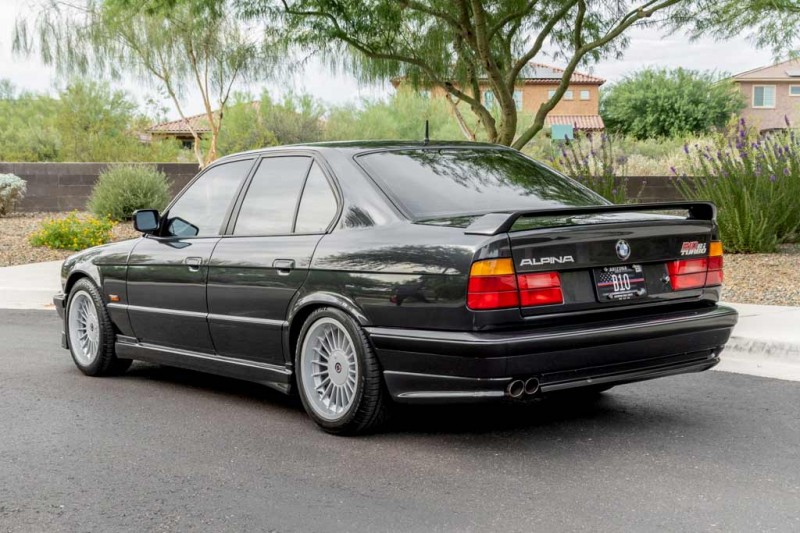 Ценник за 31-летний седан Alpina B10 BiTurbo на торгах превысил 4,0 млн рублей