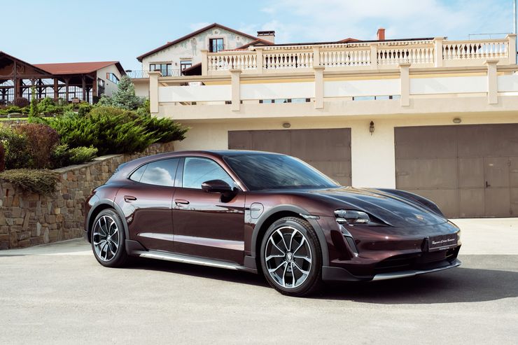 Завидуйте молча: первый тест-драйв Porsche Taycan Cross Turismo 2 Завидуйте молча: первый тест-драйв Porsche Taycan Cross Turismo