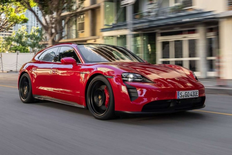 Электрические седан и универсал Porsche Taycan получили спортивную версию GTS