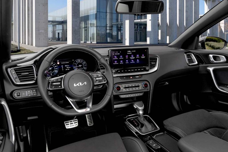 Седан и универсал KIA Ceed 2022 после рестайлинга стали: комплектации и цены