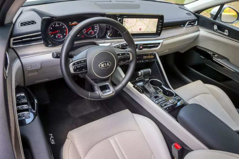 KIA K5 после 8 000 км пробега: мелкие &laquo;косяки&raquo; и особенности эксплуатации