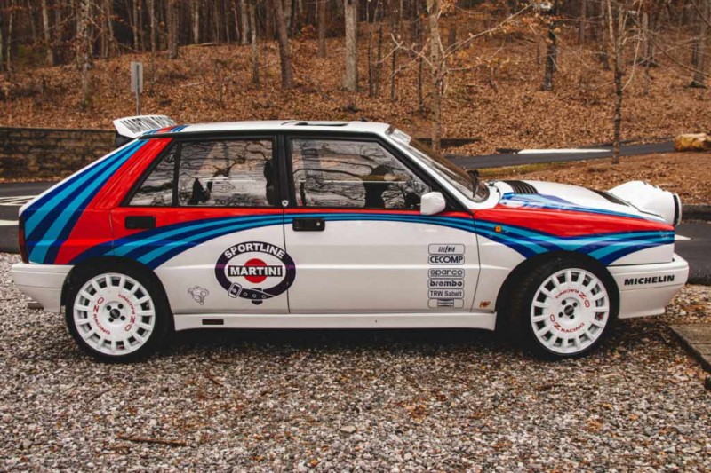 За эффектный &laquo;раллийный&raquo; Lancia Delta HF Integrale 16V предлагают 3,4 млн рублей