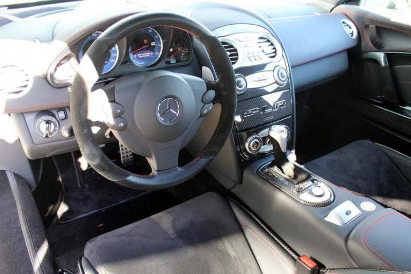 Почти новый родстер Mercedes SLR McLaren продают в Челябинске за 80 млн рублей