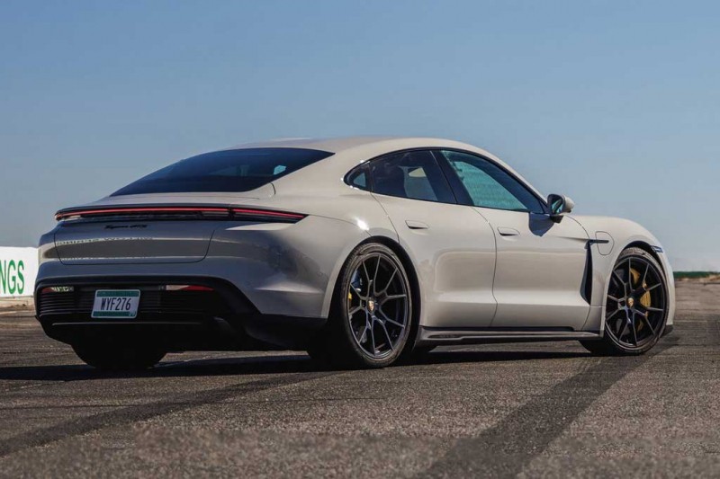 Электрические седан и универсал Porsche Taycan получили спортивную версию GTS
