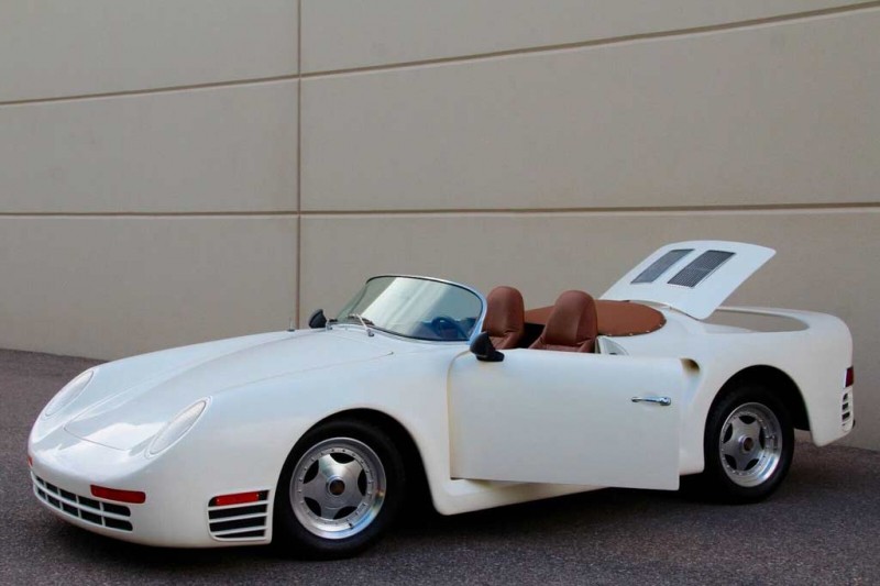Фольксваген Жук превратили в реплику классического Porsche 959 Speedster