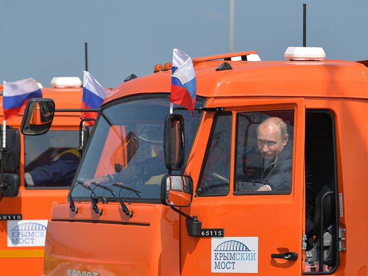 Почему Президент РФ Владимир Путин перестал тестировать новейшие отечественные машины