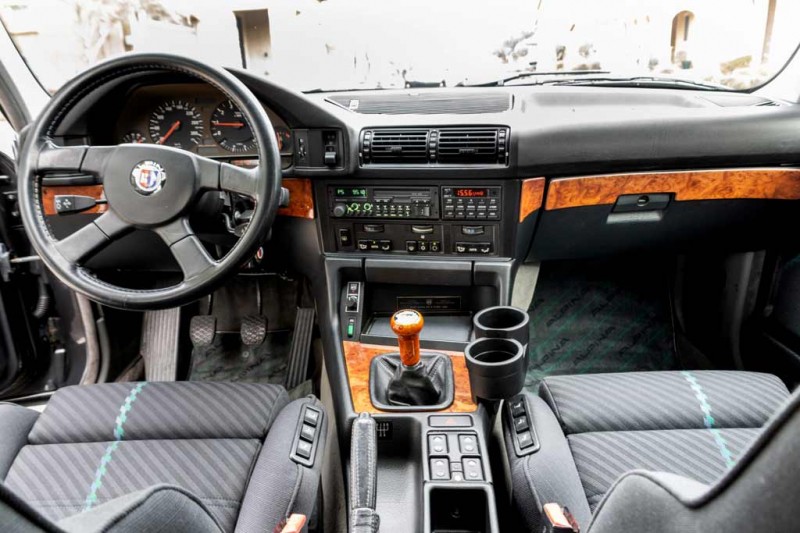 Ценник за 31-летний седан Alpina B10 BiTurbo на торгах превысил 4,0 млн рублей