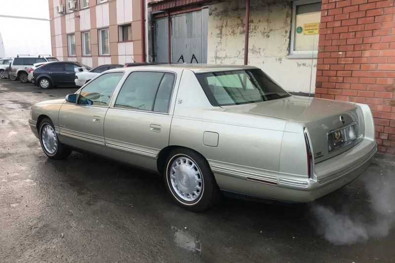 Абсолютно новый Cadillac DeVille 1997 года продают в Тюмени за 4,0 млн рублей