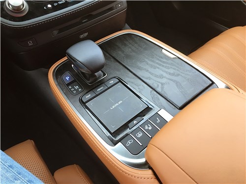 Способен ли Lexus LS 500 обыграть Mercedes 12 Способен ли Lexus LS 500 обыграть Mercedes