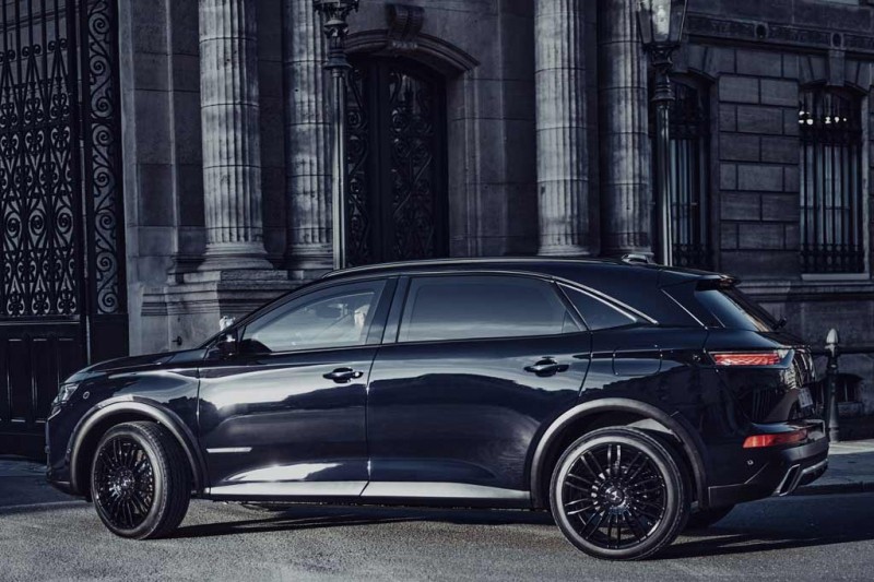 Для президента Франции подготовили удлиненный DS 7 Crossback с бронированным кузовом