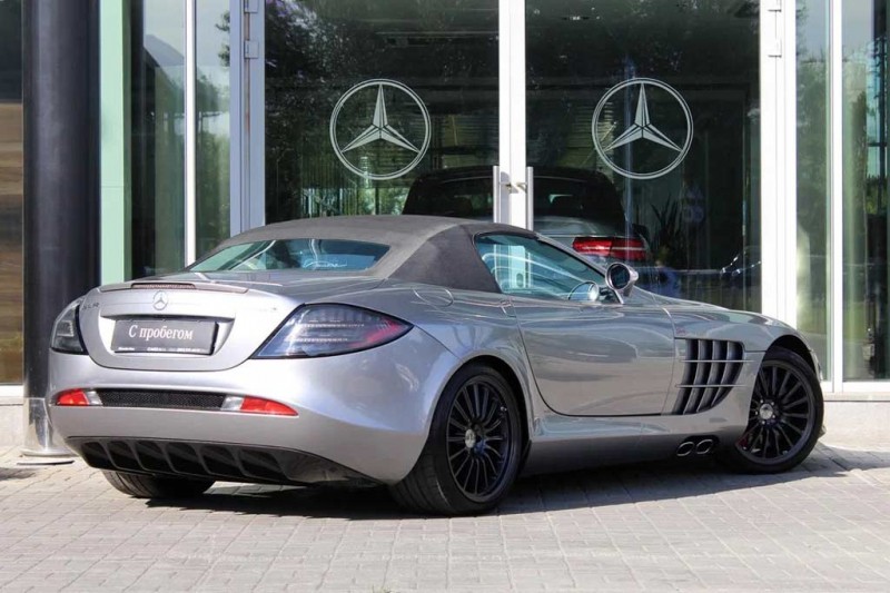 Почти новый родстер Mercedes SLR McLaren продают в Челябинске за 80 млн рублей