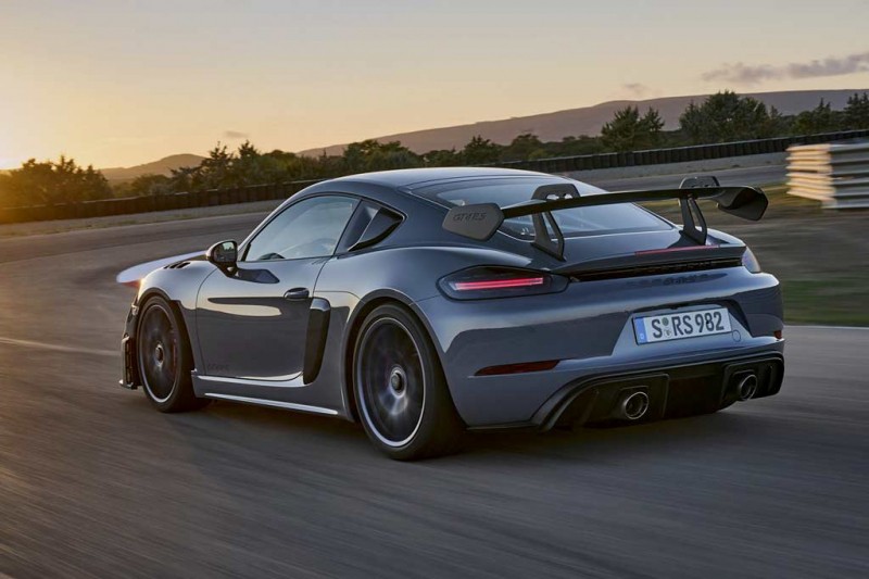 Немцы представили экстремальный спорткар Porsche 718 Cayman GT4 RS
