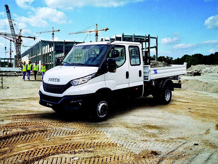 В Россию привезли «двухрядный» IVECO Daily